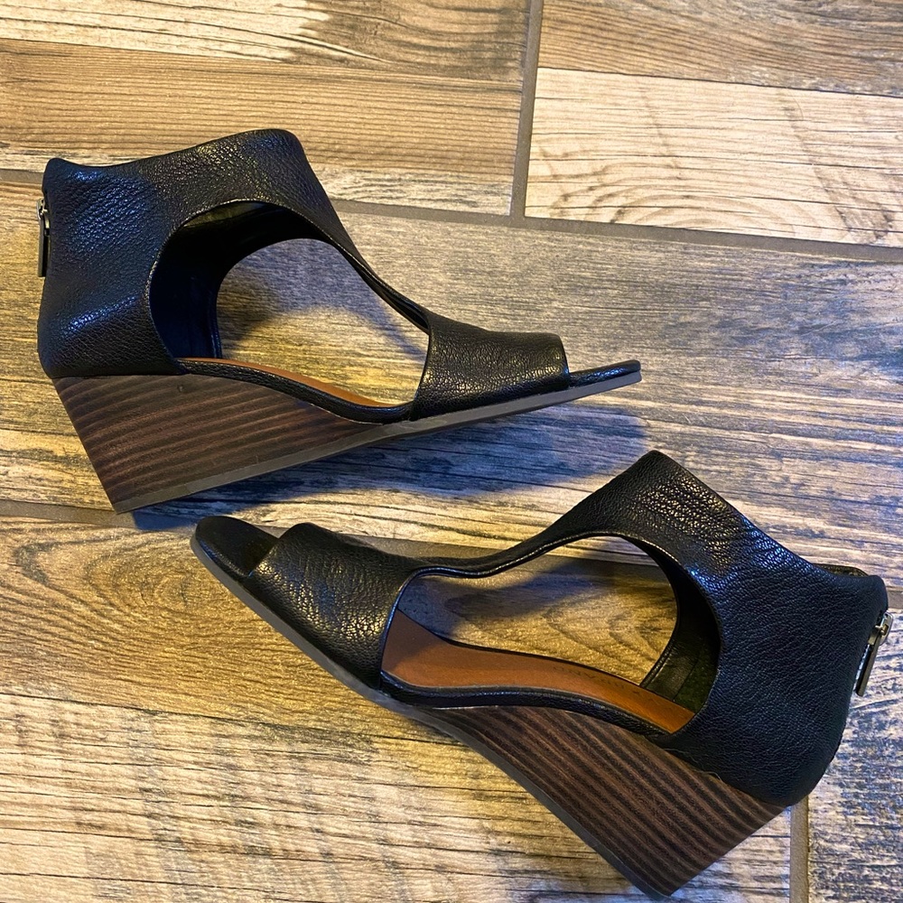 EUC. Lucky Brand Wedge